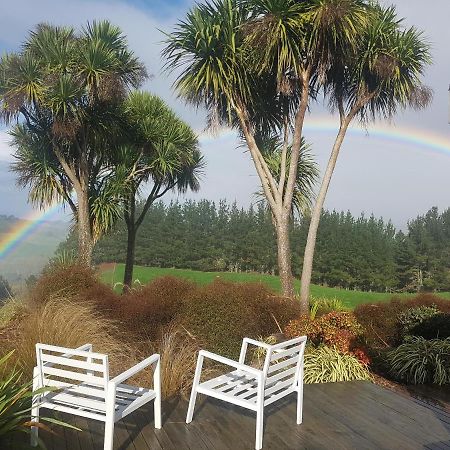 Above The River Karapiro Bed & Breakfast Exteriör bild