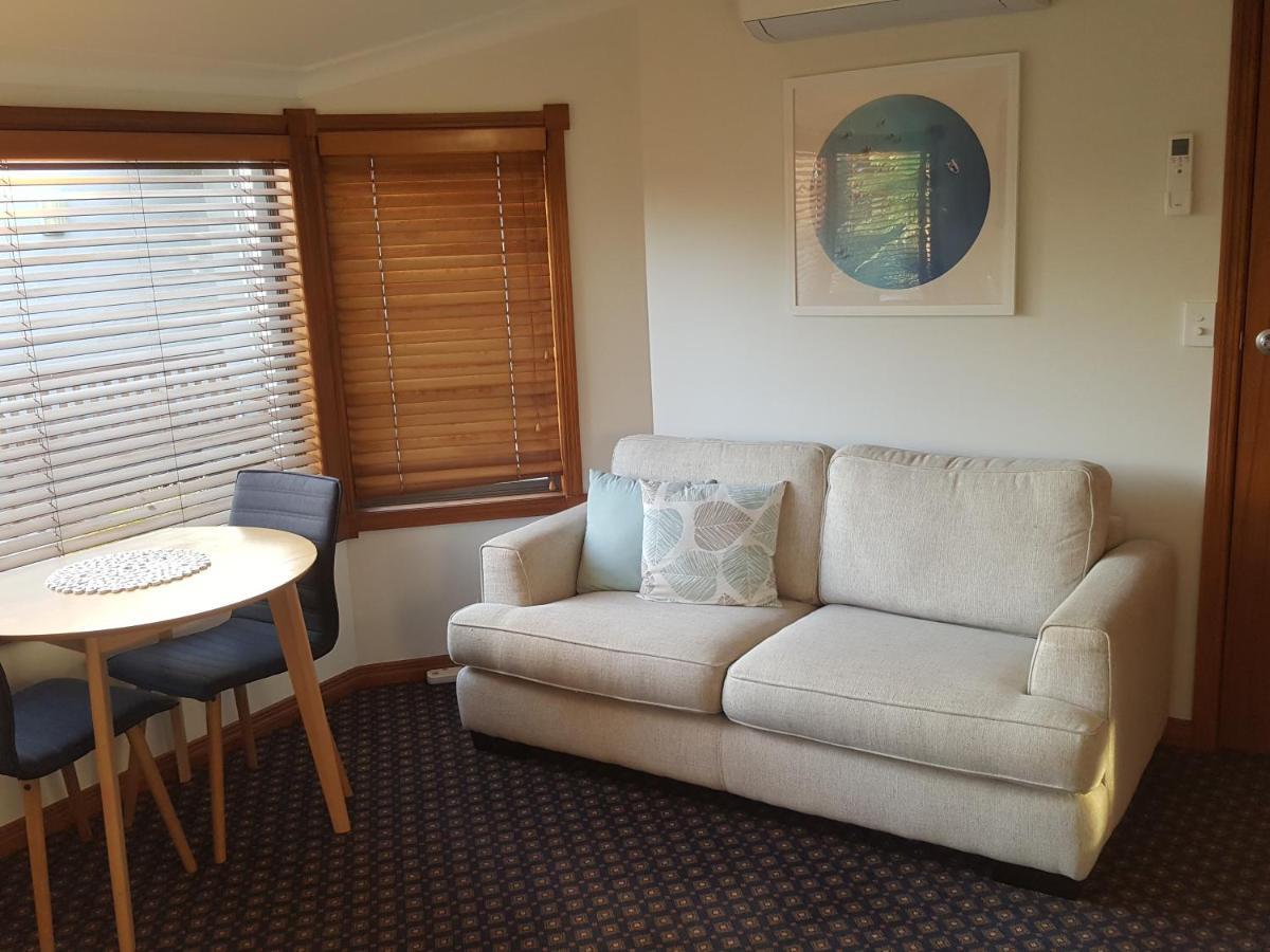 Above The River Karapiro Bed & Breakfast Exteriör bild
