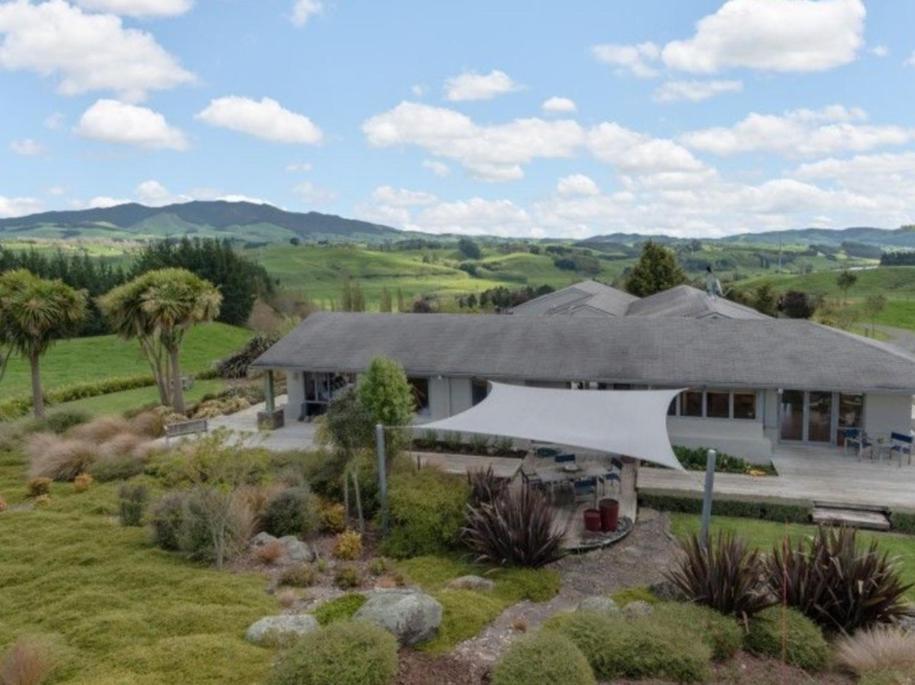 Above The River Karapiro Bed & Breakfast Exteriör bild