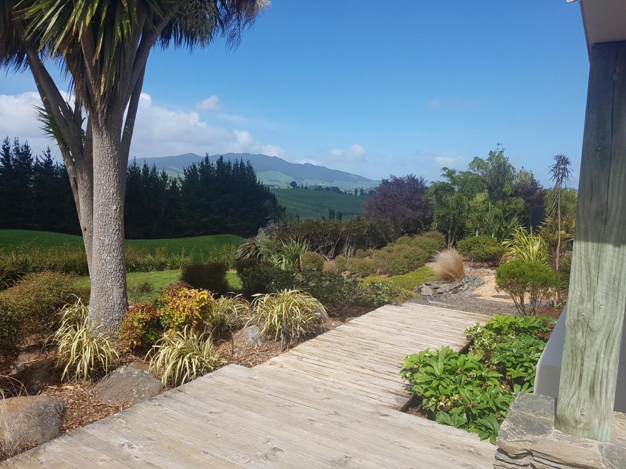 Above The River Karapiro Bed & Breakfast Exteriör bild